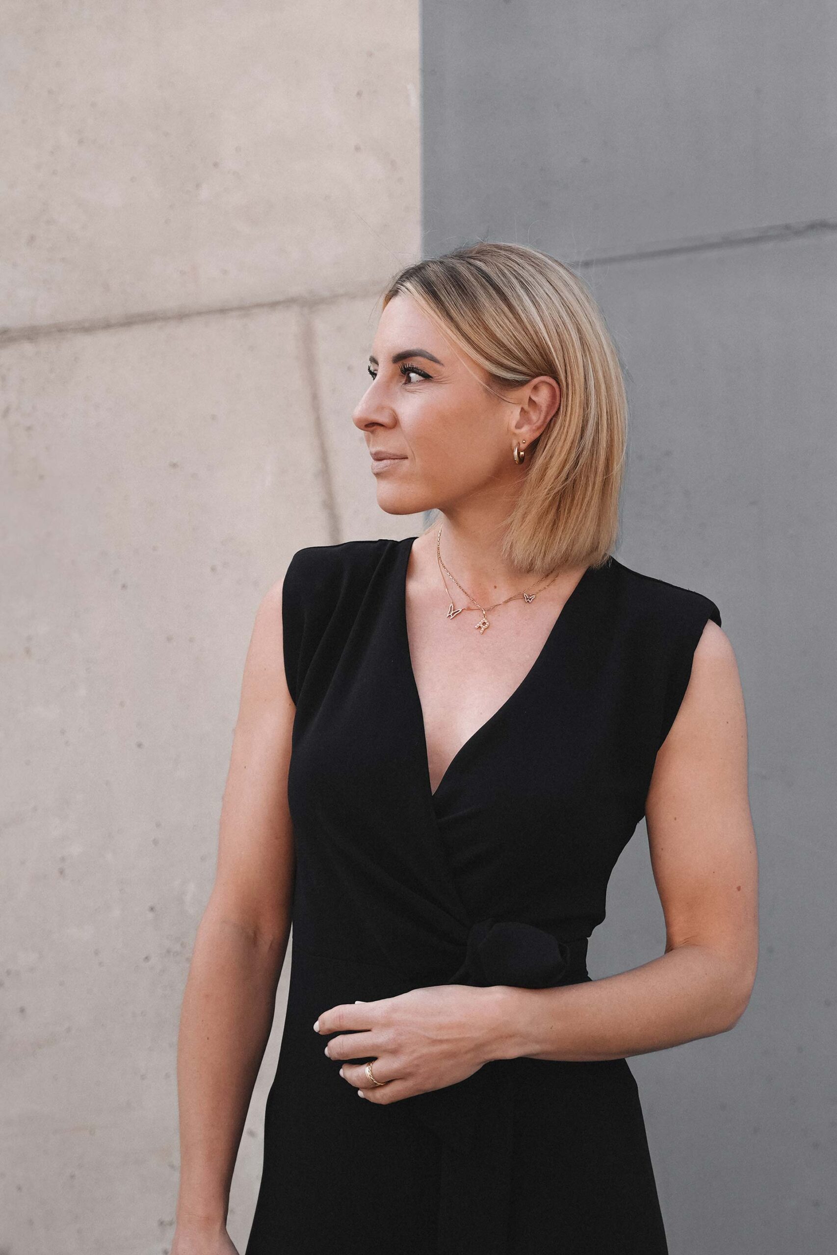 Unterstützung durch Online Business Managerin. Ich bin deine Online Business Managerin für stressfreies Marketing und Organisation. Ob Website, Content-Marketing oder Social Media – ich unterstütze dich dabei, dein Business zu strukturieren und sichtbar zu machen. Gemeinsam entwickeln wir effektive Lösungen, die dir Zeit und Energie sparen, während du mehr Reichweite und Umsatz generierst. Mein Ziel? Dir den Rücken freizuhalten, damit du dich auf das konzentrieren kannst, was dir wirklich wichtig ist. Mit klaren Prozessen und kreativen Ideen wird dein Business organisiert, sichtbar und erfolgreich. Let’s go!