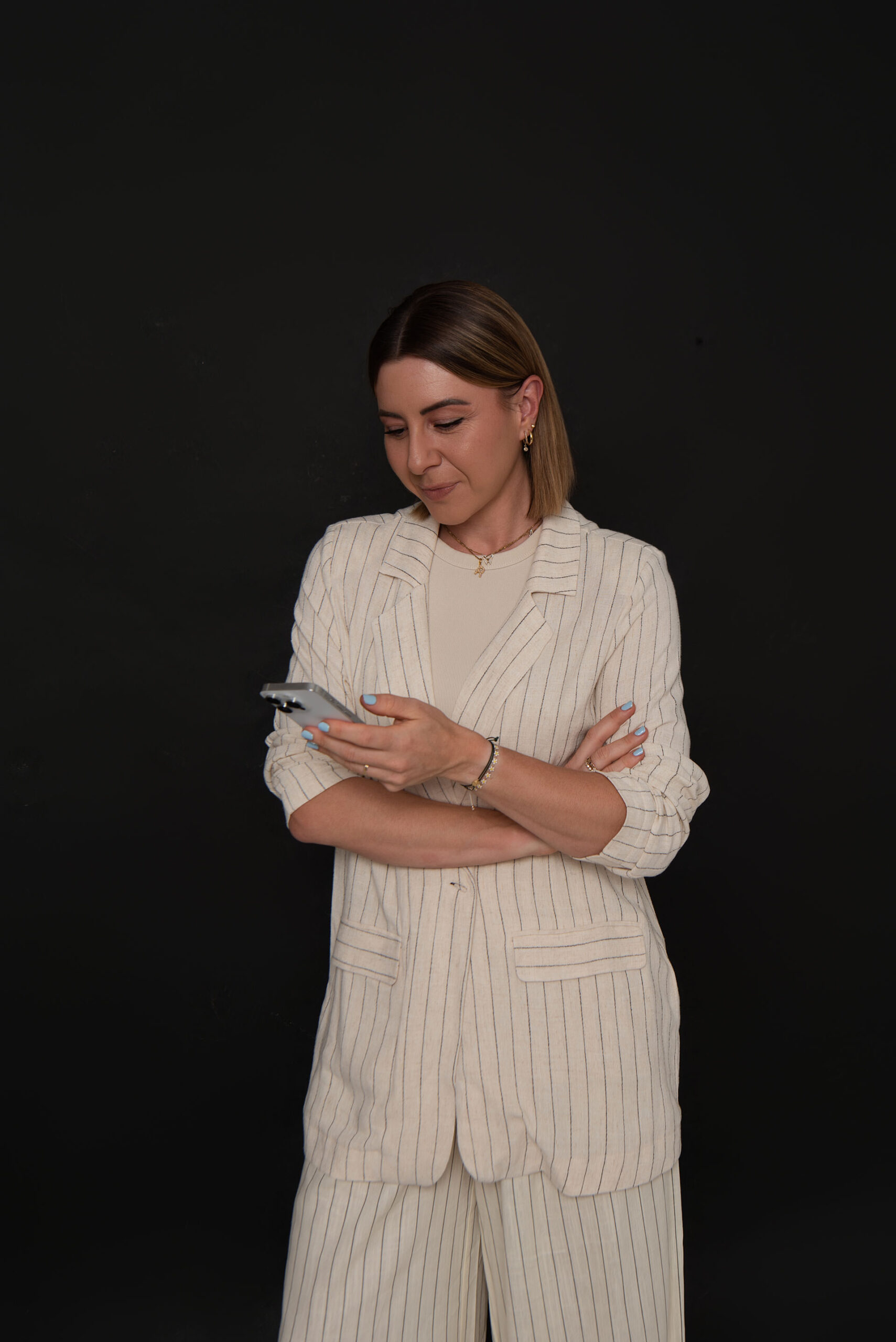 Was, wenn mich alle auslachen? Die 3 größten Sichtbarkeits-Ängste – und wie du sie überwindest 2 Du willst gefunden werden – online und regional? In der engmaschigen Marketing-Begleitung Ratzfatz Sichtbar mit Verena baust du dein Marketing mit System auf. Persönlich begleitet von Verena Ratz, Marketingstrategin aus Tirol.