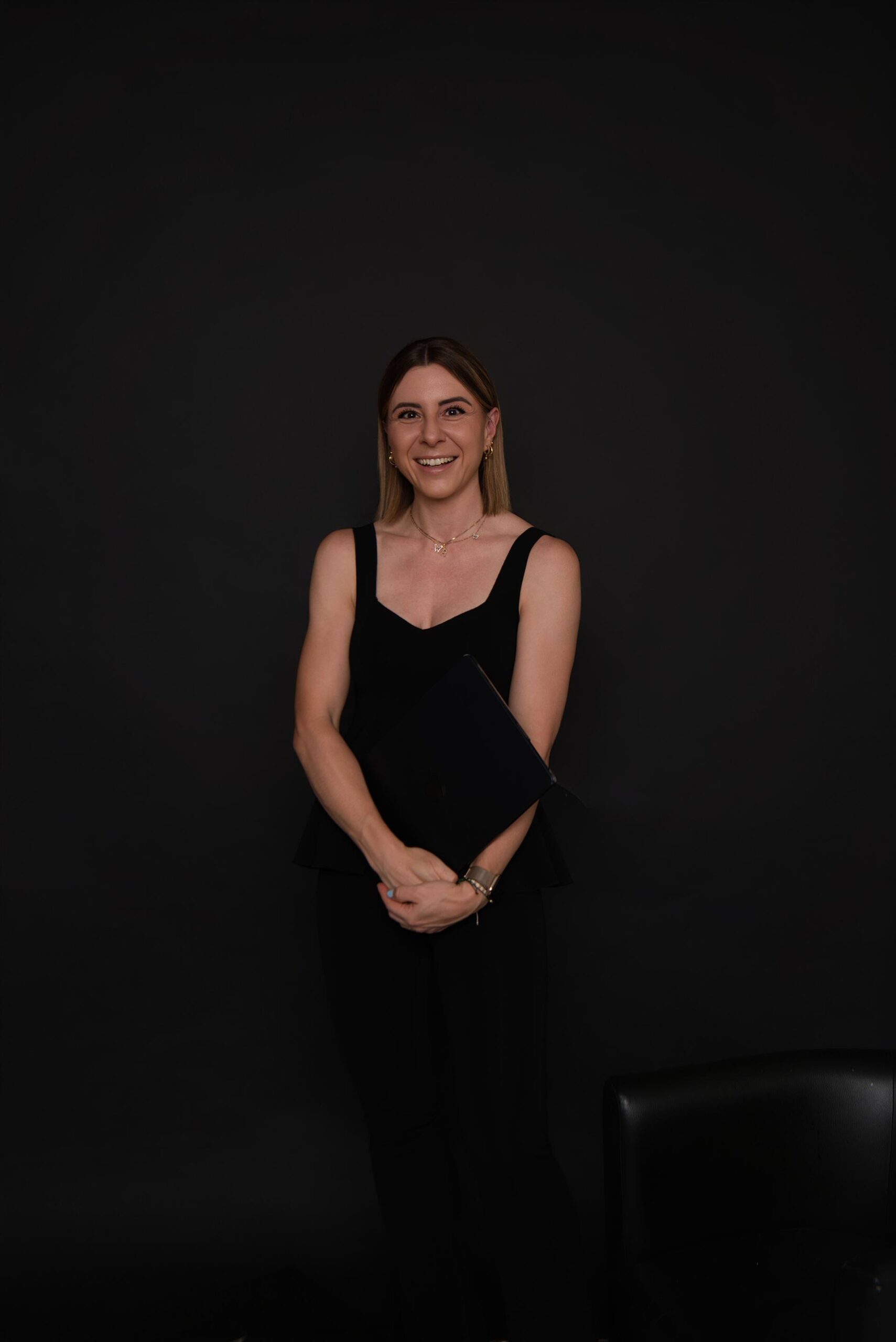 Diese Marketing-Begleitung unterstützt Solo-Selbstständige mit Mentoring, Marketing-Unterstützung und klarer Struktur, um sichtbar zu werden, Kund:innen zu gewinnen und online wie regional Vertrauen nachhaltig aufzubauen.